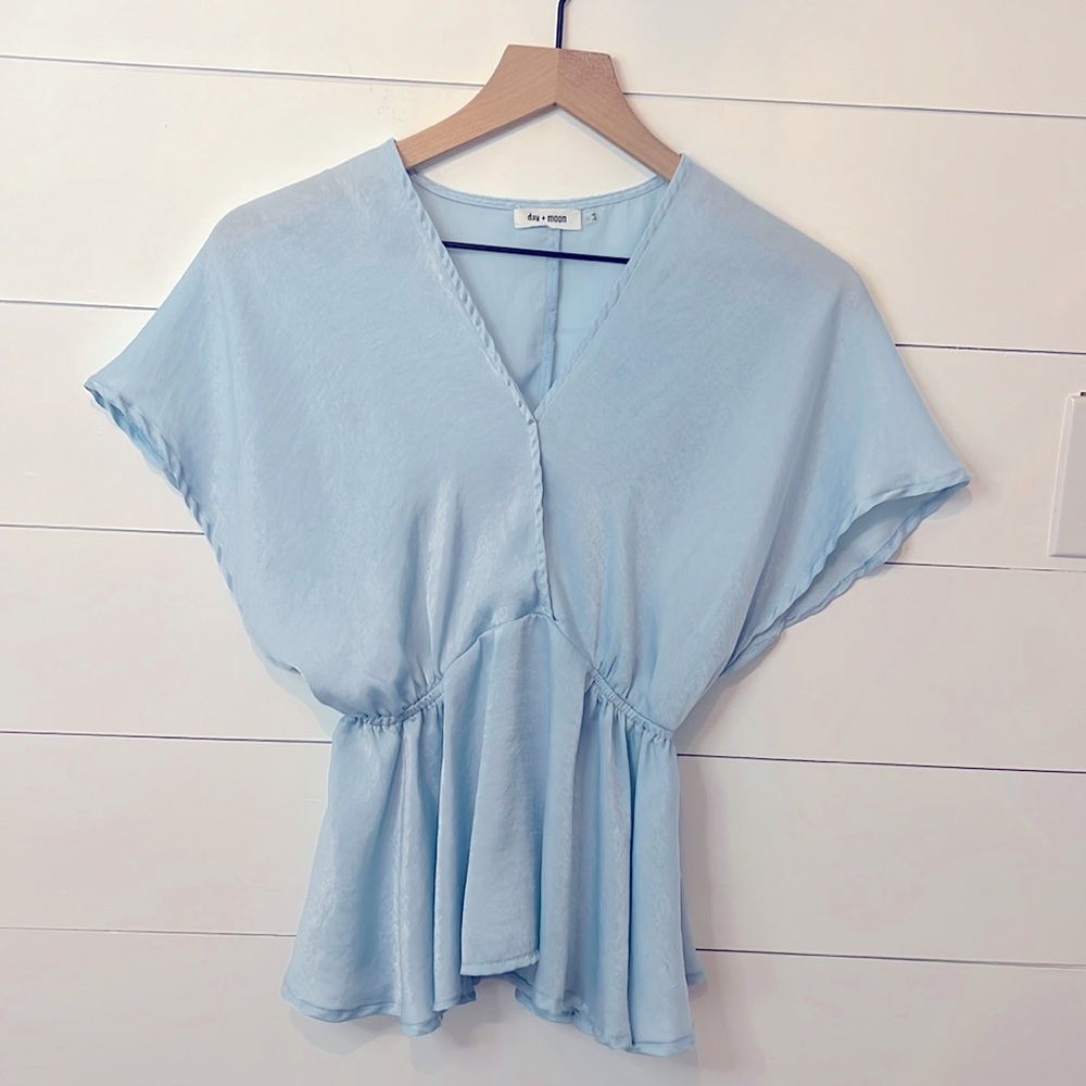 Woman’s day + moon Light Blue V Neck Top Size Small